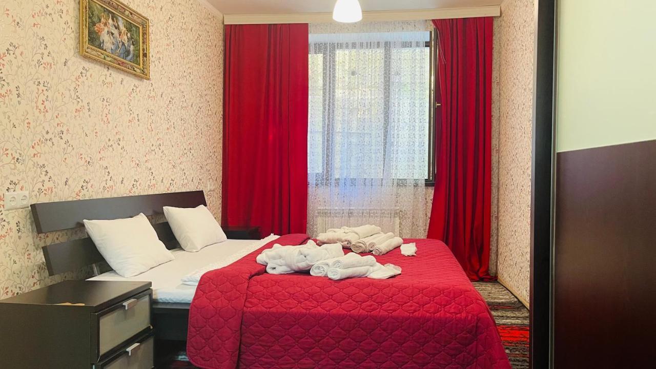 Guest House Royal Comfort With Terrace Kutaisi Exterior foto