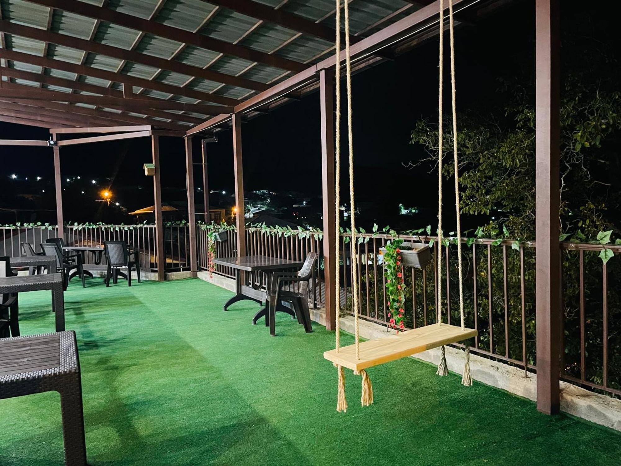 Guest House Royal Comfort With Terrace Kutaisi Exterior foto