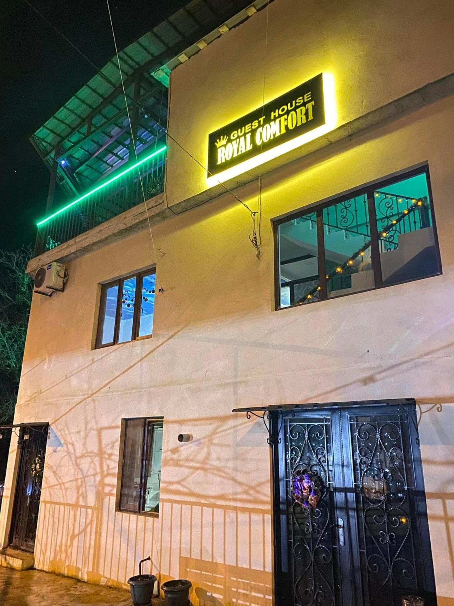 Guest House Royal Comfort With Terrace Kutaisi Exterior foto