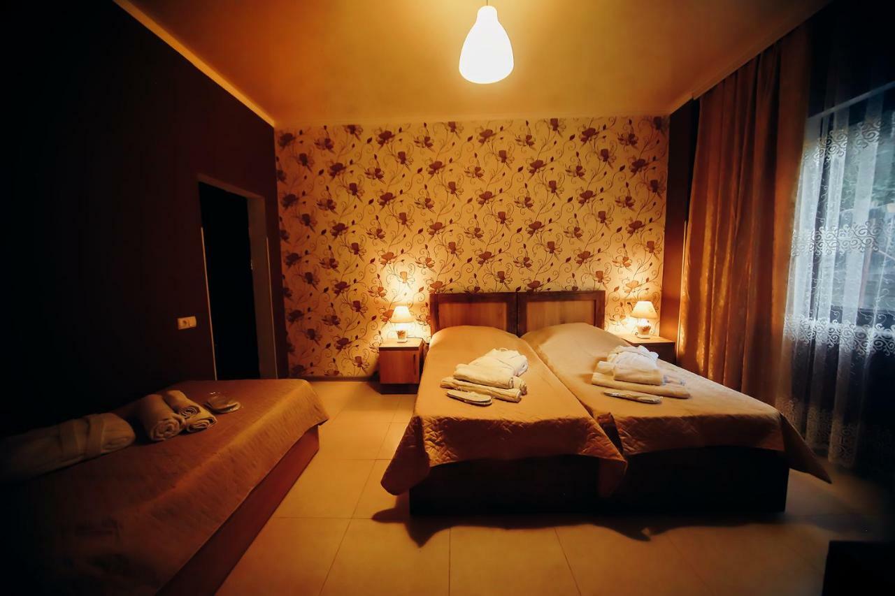 Guest House Royal Comfort With Terrace Kutaisi Exterior foto